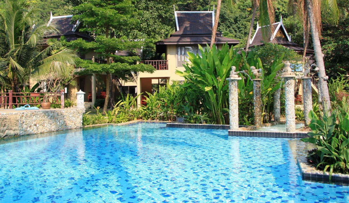 BHUMIYAMA BEACH RESORT 4*