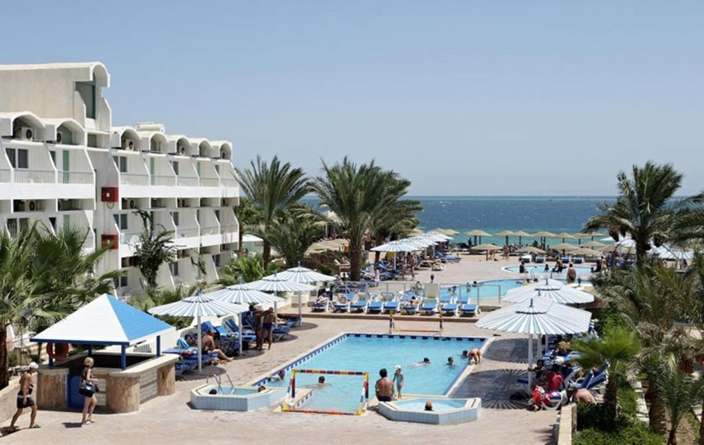 EMPIRE BEACH AQUA PARK 3*