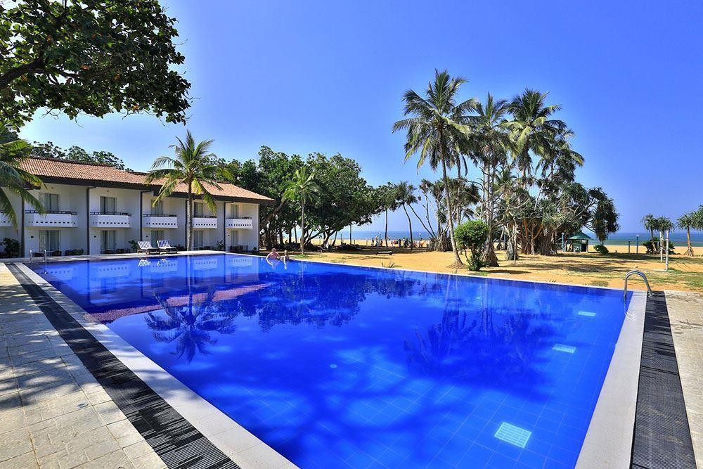 HIBISCUS BEACH HOTEL & VILLAS 3*