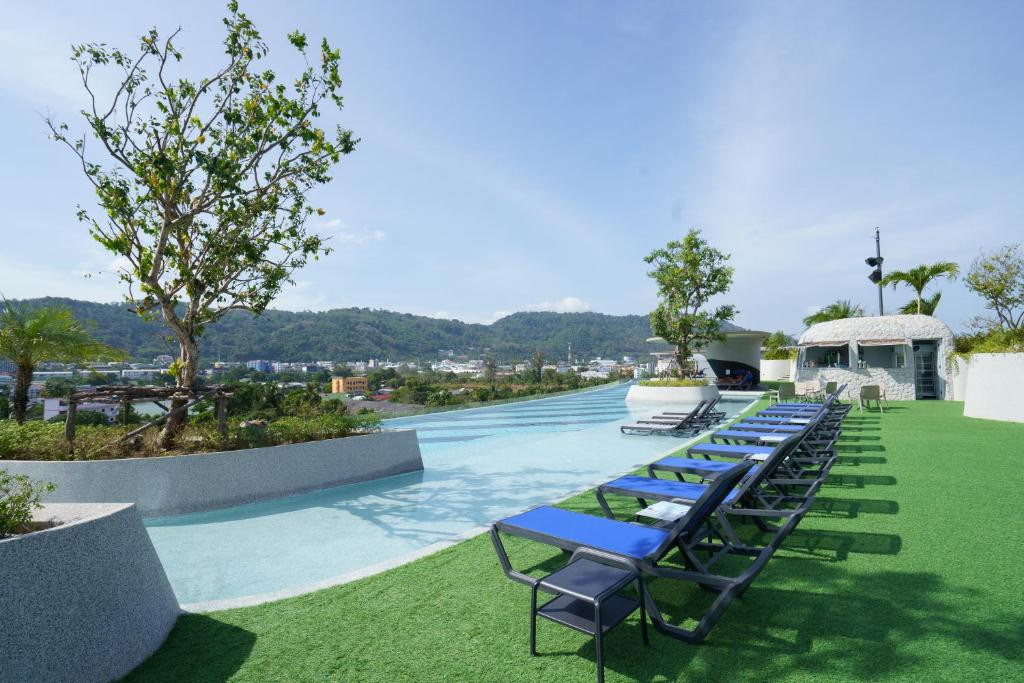 HOMA PHUKET TOWN 4*